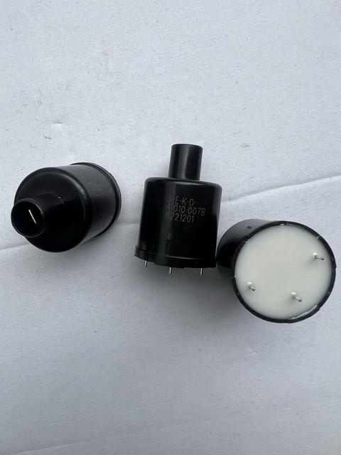 Three-Legged Round Coil High Voltage Package J-E.K.O.4.010.007B 8221201 Brand New in Stock as Shown