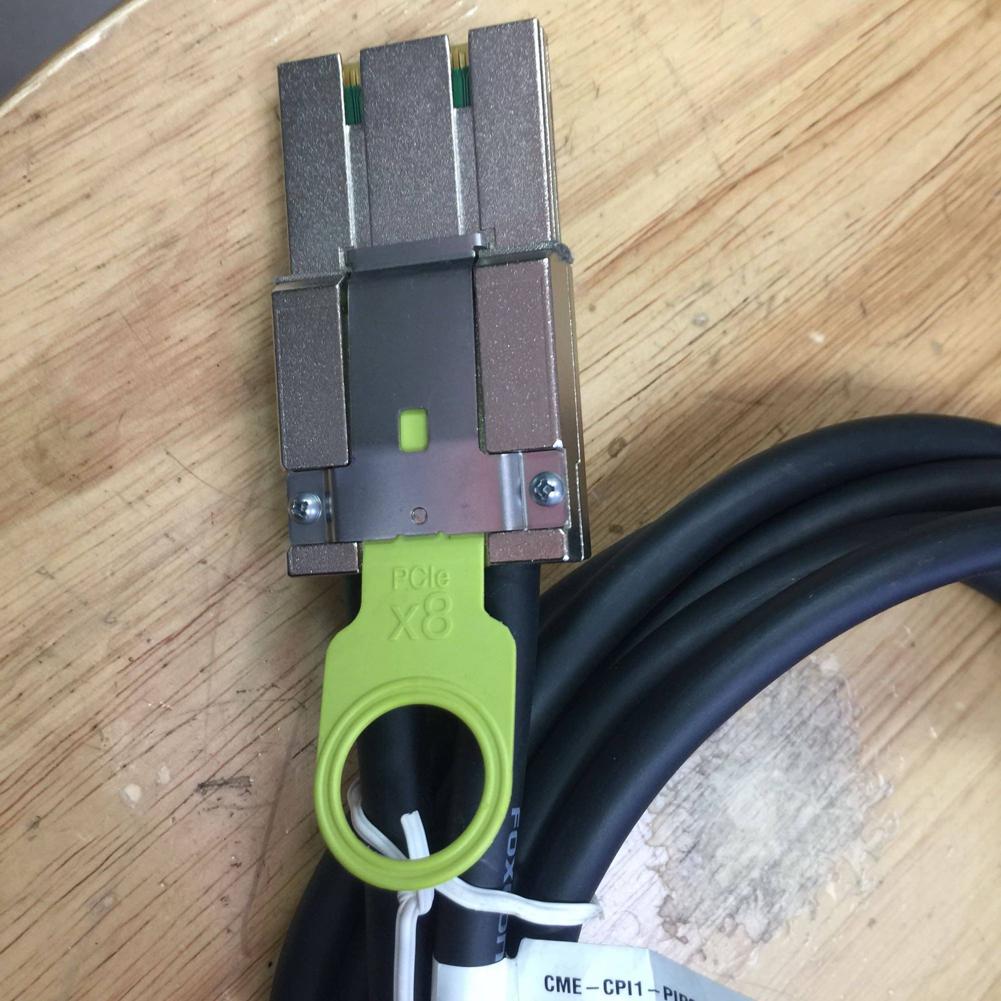 Foxconn 74546-0802 PCIE-X8 2m meters from the top of the
