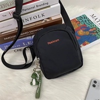 Красная маленькая подвеска, крокодил