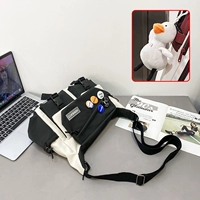 Комбинация черно-белого цвета + набор значков с 5 частями + милый кулон утки