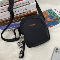 Красные маленькие туфли, подвеска