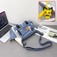 Комбинация синего и белого цвета + набор значков из 5 человек + подвеска Pikachu