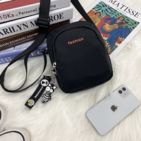 Красная маленькая зебра, подвеска