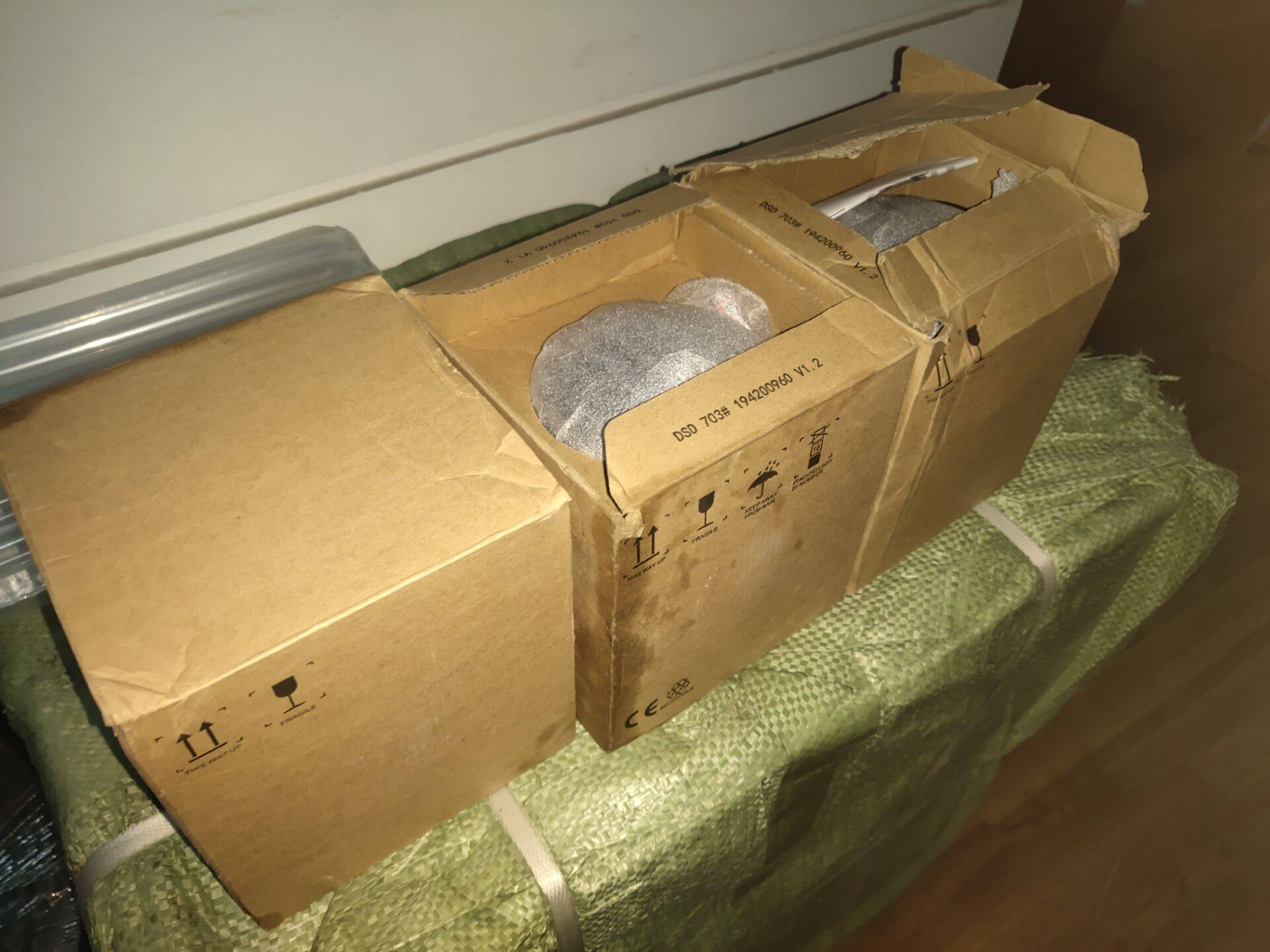 DS-FCA0751-VIPC Seacon Analog Manual Zoom 2 8-12mm Hemisphere Camera 12-24V