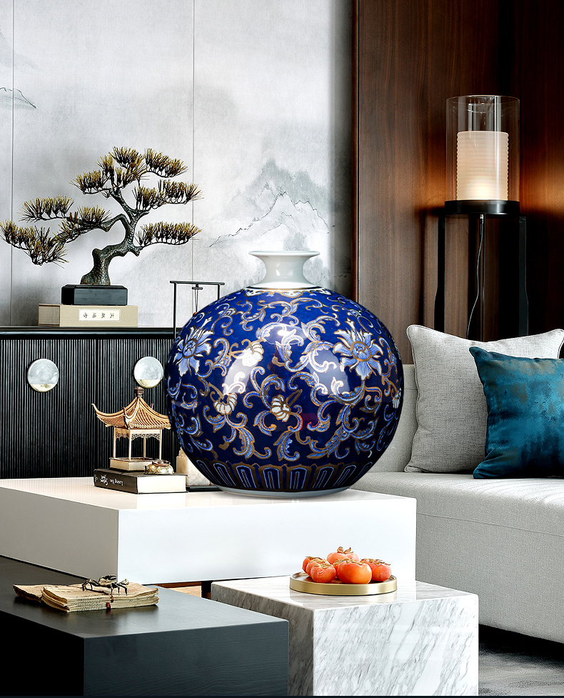 Jingdezhen ceramics ears of blue and white porcelain vase large Chinese antique hand - made paint rich ancient frame is placed in the living room