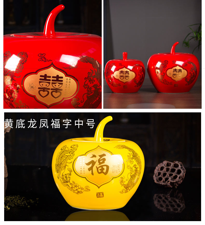 Jingdezhen ceramics a thriving business Chinese red apple vase furnishing articles sitting room of Chinese style household adornment with cover