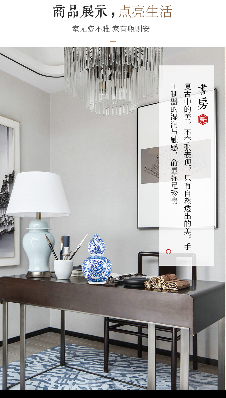 Antique blue and white porcelain of jingdezhen ceramics bound lotus flower vase Chinese style living room corner what adornment is placed by hand