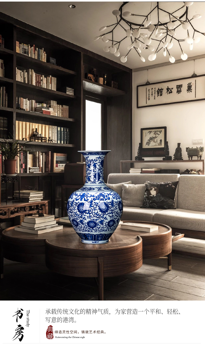 Jingdezhen ceramic of large blue and white porcelain vase Chinese antique hand - made rich ancient frame China large living room