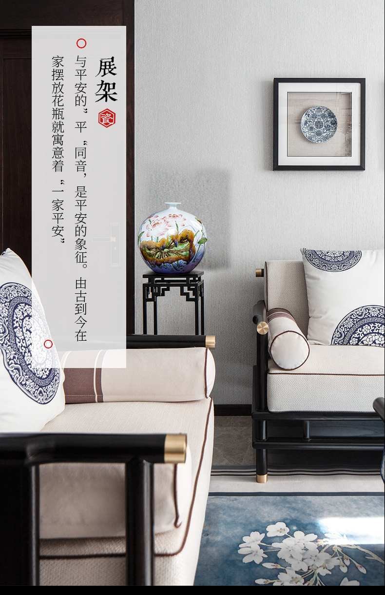 Jingdezhen ceramic pomegranate hand blue and white porcelain bottle of Chinese famous household flower arrangement sitting room adornment handicraft furnishing articles