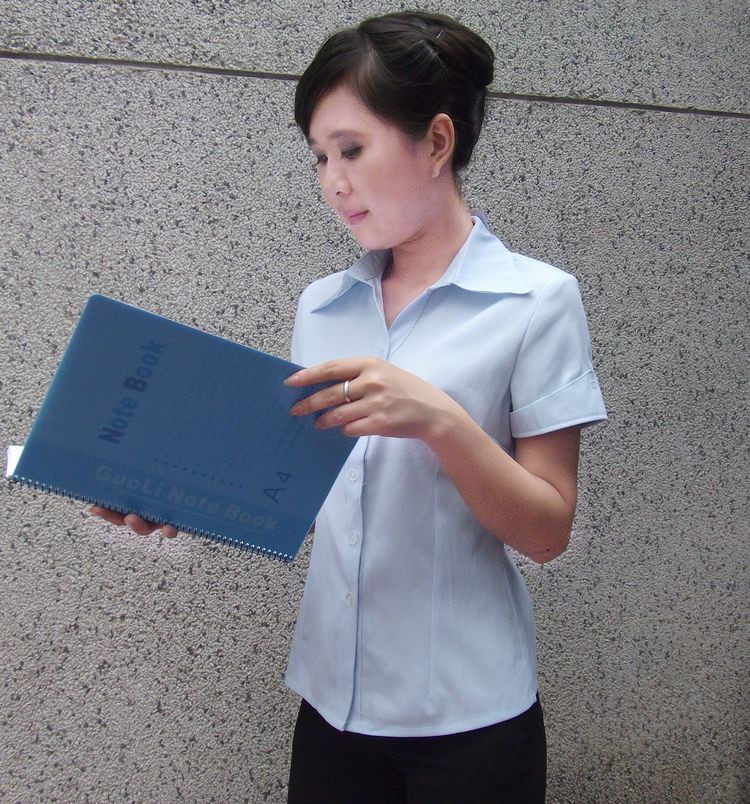 Розовая рубашка, V-образный вырез, облегающий крой, в корейском стиле, короткий рукав 