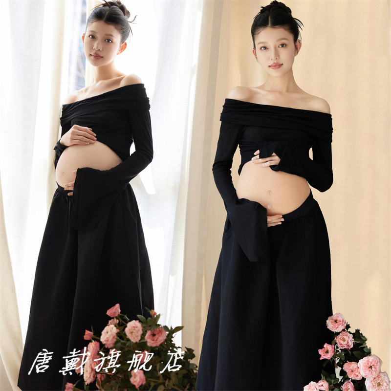 New Studio Maternity Photo Outfit, Simple Indoor Style, Black Two-Piece Set with Off-Shoulder Design for Pregnant Women to Take Photos at Home