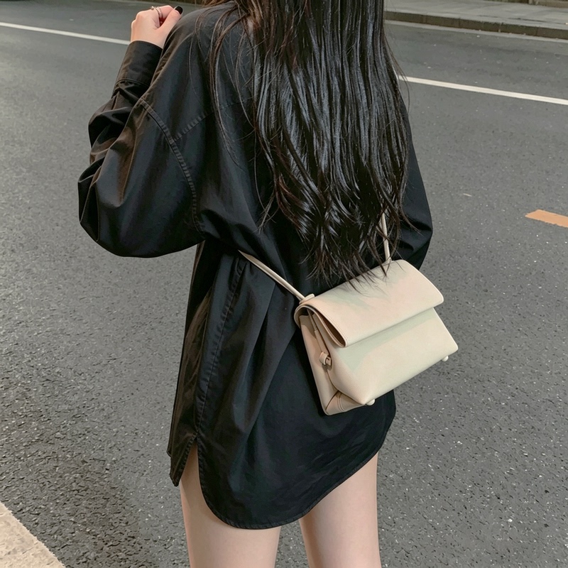 2026 New Spring and Summer Super Stylish Soft Leather Niche Unique Design High-End Trendy Crossbody Small Bag for Women