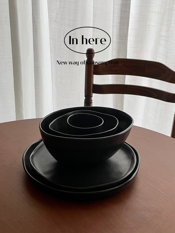 In Here|Japanese-Style Ceramic Tableware Set, Bowls and Plates, Irregular Steak Dinner Plates, Black Vintage Fruit Plate Bowl In Here|Japanese-Style Ceramic Tableware Set, Bowls and Plates, Irregular Steak Dinner Plates, Black Vintage Fruit Plate Bowl
