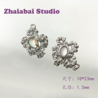 Вися в кластере цветочных шаров