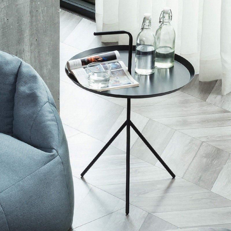 Nordic modern minimalist ins net red small coffee table wrought iron creative metal edge sofa edge a few corners