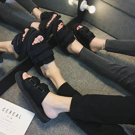 Summer Trendy Outdoor Fashion Sandals for Men, Korean Style Trendy and Unique Slip-On Slippers for Couples, Students, Non-Slip Beach Shoes