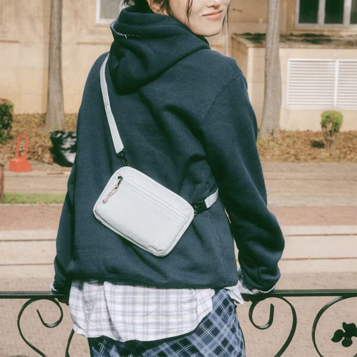 Korean Branden New Safe Plus Passport Wallet Single-Shoulder Small Square Bag Can Be Worn Cross-Body as a Document Card Holder Korean Branden New Safe Plus Passport Wallet Single-Shoulder Small Square Bag Can Be Worn Cross-Body as a Document Card Holder