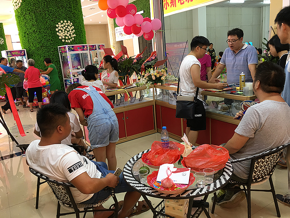  新e族手机美容手机壳定制店客户案例555店-2.jpg