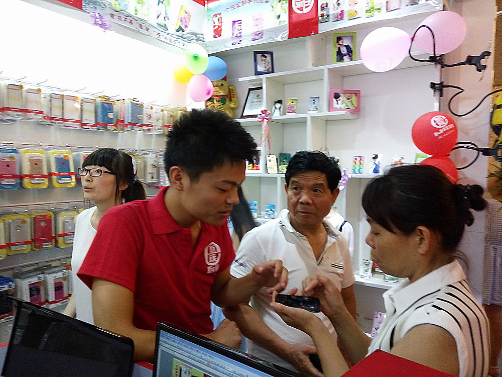  新e族手机美容客户案例425店-2.jpg