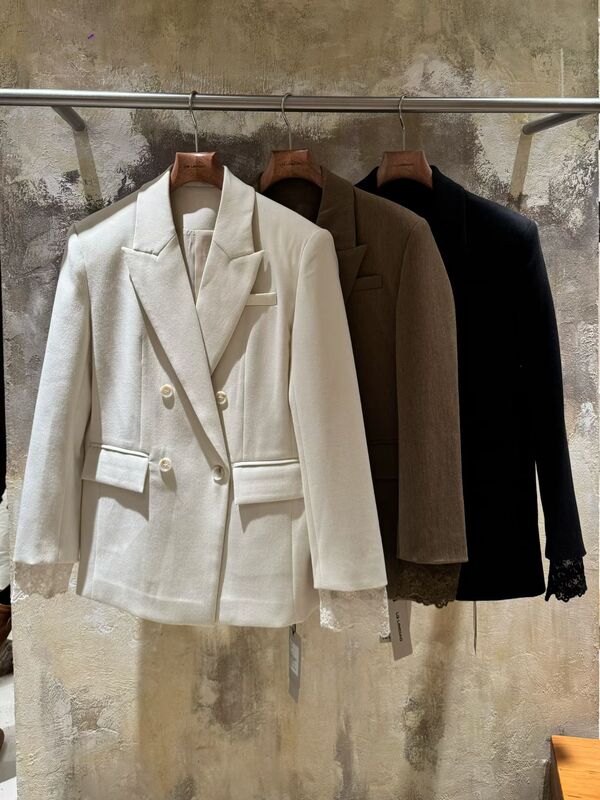 In Stock【Lq Limciao】Double-Breasted Elegant Commuter Blazer with Wool Blend and Structured Feel In Stock【Lq Limciao】Double-Breasted Elegant Commuter Blazer with Wool Blend and Structured Feel