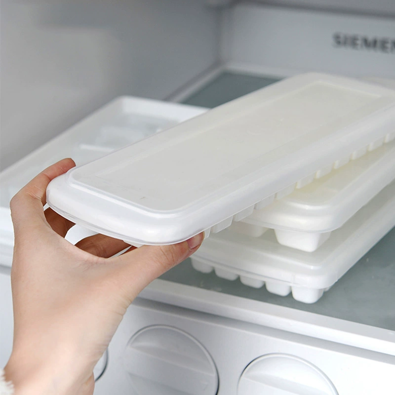 Nhật Bản sáng tạo lành mạnh cho gia đình Máy làm đá viên để làm khay đá Hộp đá sáng tạo Khay đá tủ lạnh có nắp - Tự làm khuôn nướng