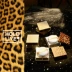 GIÀY LIVE Leopard Textured Powder Control Oil Makeup Powder để làm sáng màu da và lâu trôi - Quyền lực