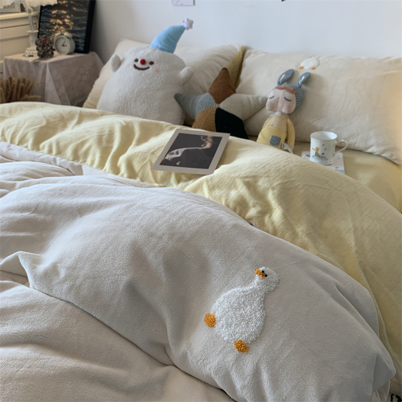 Cartoon Thickened Milk Suede Four Sets Autumn Winter Small Duck Coral Suede Quilt Cover Bed Linen Bed Bedding Three Sets-Taobao