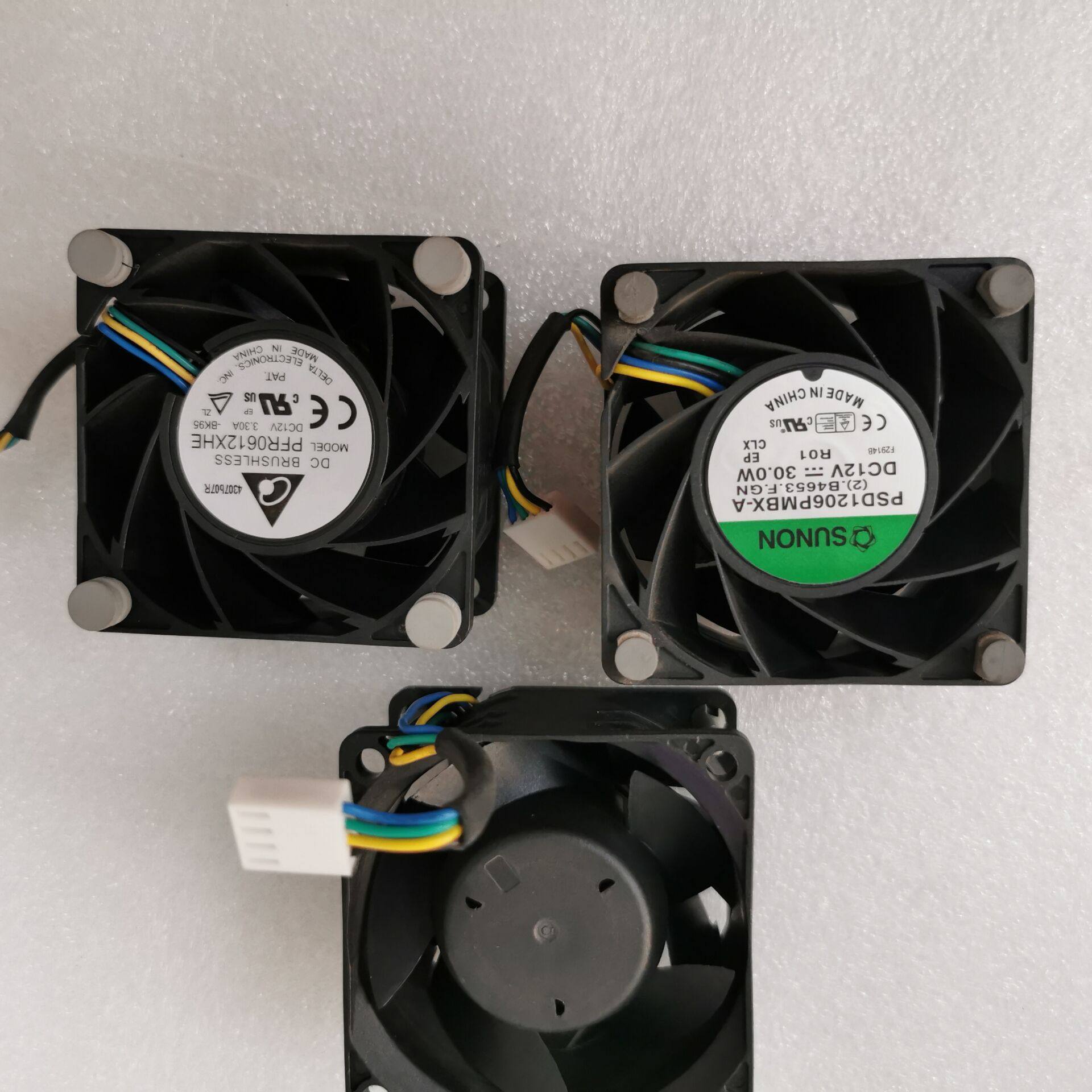 Guangda Gemini Fan 6 cm 12V 4 needle temperature control original Delta SunON chassis fan