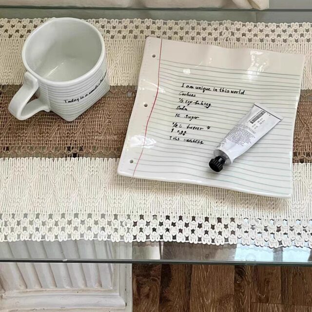 ins Irregular Vintage Ceramic Plate with Hand-Painted English Text, High Aesthetic Value, Suitable for Drinking Water, Milk, Cereal, Breakfast, Creative Water Cup