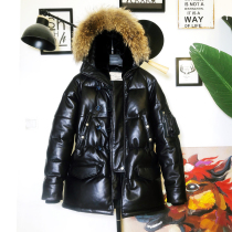 This is a sheepskin N3B medium-long leather down jacket with a huge huge raccoon hair collar