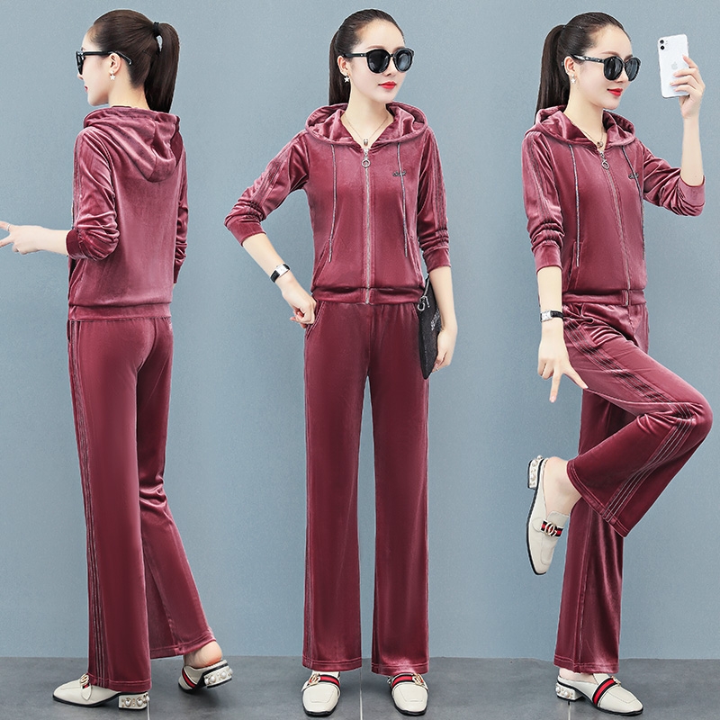 Even cap gold velvet sports suit women's spring and autumn 2021 new Korean version fashion foreign pie shows slim two sets