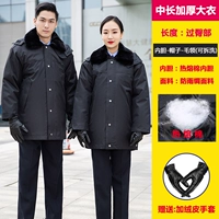 Утолщен в середине длины