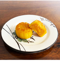 Guangzhou moon cake wine home stream milk yellow moon cake sand gift box egg yolk lotus seed Cantonese hand gift bulk