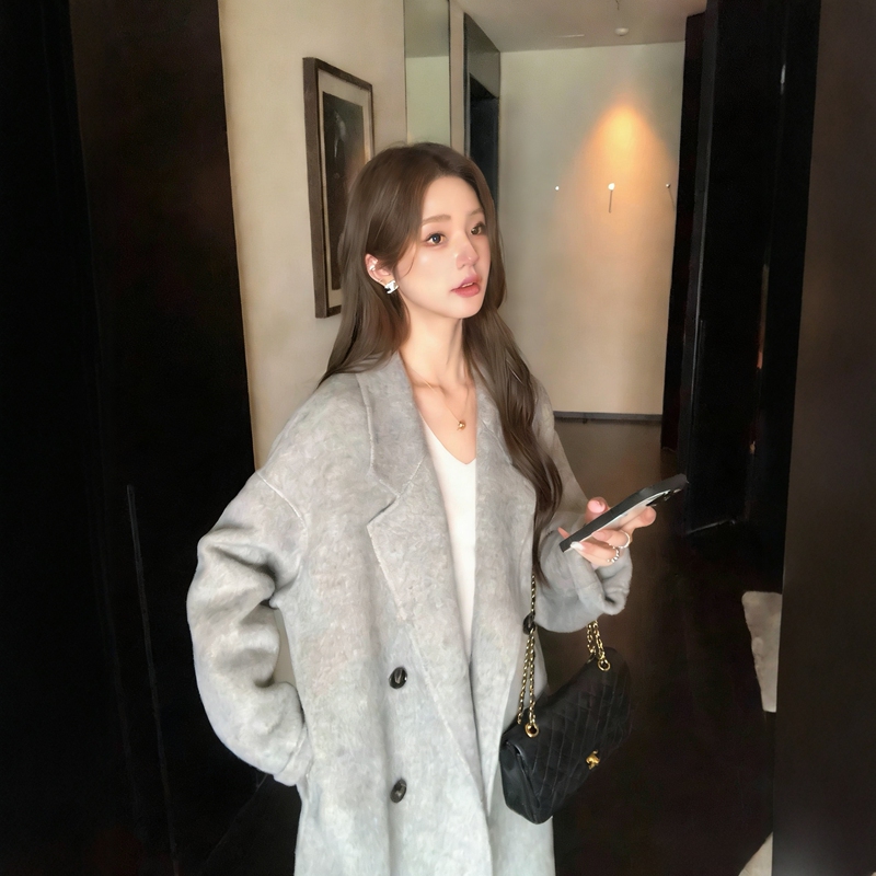 Light Gray Double-Sided Cashmere Coat for Women, Mid-Length, 2026 Autumn and Winter New Korean Style Loose High-End Woolen Coat Light Gray Double-Sided Cashmere Coat for Women, Mid-Length, 2026 Autumn and Winter New Korean Style Loose High-End Woolen Coat