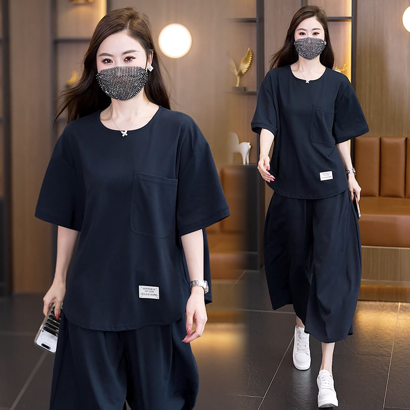 Very Pretty Summer Outfit, a Complete Set of Plus-Size Women's Fashion Suits, Mom's Clothes, Fat Girl's Belly-Covering and Body-Shaping Two-Piece Set Very Pretty Summer Outfit, a Complete Set of Plus-Size Women's Fashion Suits, Mom's Clothes, Fat Girl's Belly-Covering and Body-Shaping Two-Piece Set