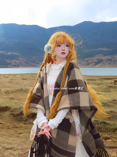 Great Northwest Xinjiang Yunnan Outerwear Shawl Female Sichuan West Sichuan Tibet Travel Cloak Tibet Autumn and Winter Grassland Travel Wear