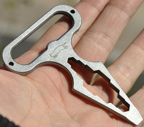 Self-defense spikes SF men's and women's self-defense weapons inner angle wrench screwdriver bottle opener screwdriver EDC