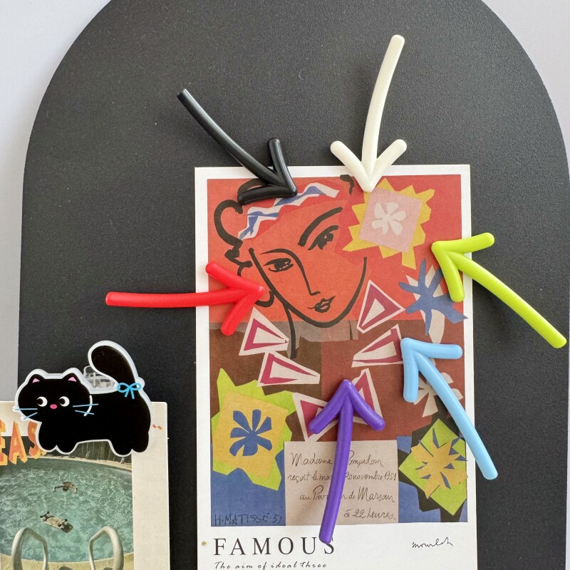 Creative ins arrow magnetic photo wall refrigerator tile cute decoration entrance door hole board iron stone