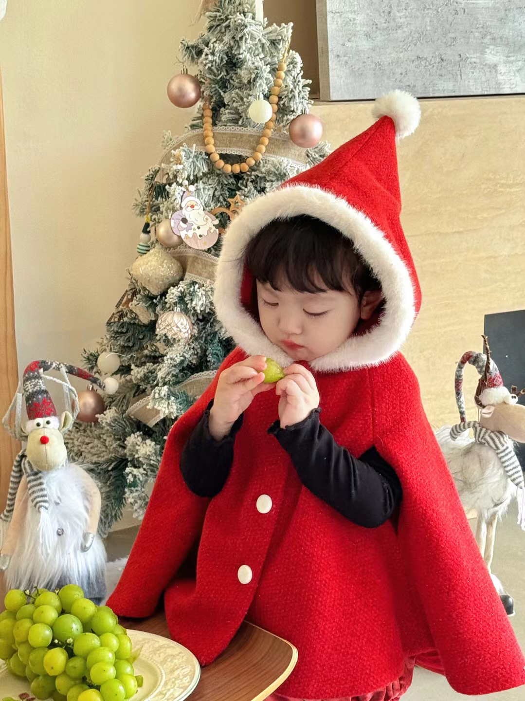 Girl's Korean version of the Korean version of the New Year Cape Thick with velvety jacket Warm Jacket Warm Blouse Women Treasure year clothes warm and shawl-Taobao