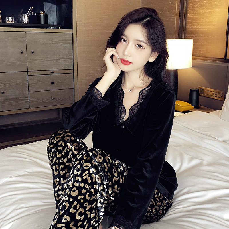 Dreamy artistic tone ~ it's too beautiful sexy BAO WEN gold velvet pajamas women's spring and autumn princess style home clothes