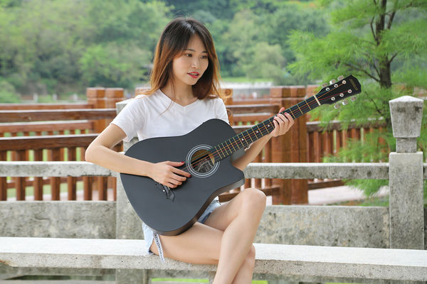 吉之琳 38寸入门级吉他 天猫优惠券折后￥128包邮（￥158-30） 送13件套 多色可选