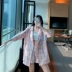 Retro sang trọng Hyuna giản dị kẻ sọc nhỏ phù hợp với quần short phù hợp với năm 2021 mùa xuân mới nữ mỏng thời trang bộ đồ hai mảnh - Bộ đồ Bộ đồ