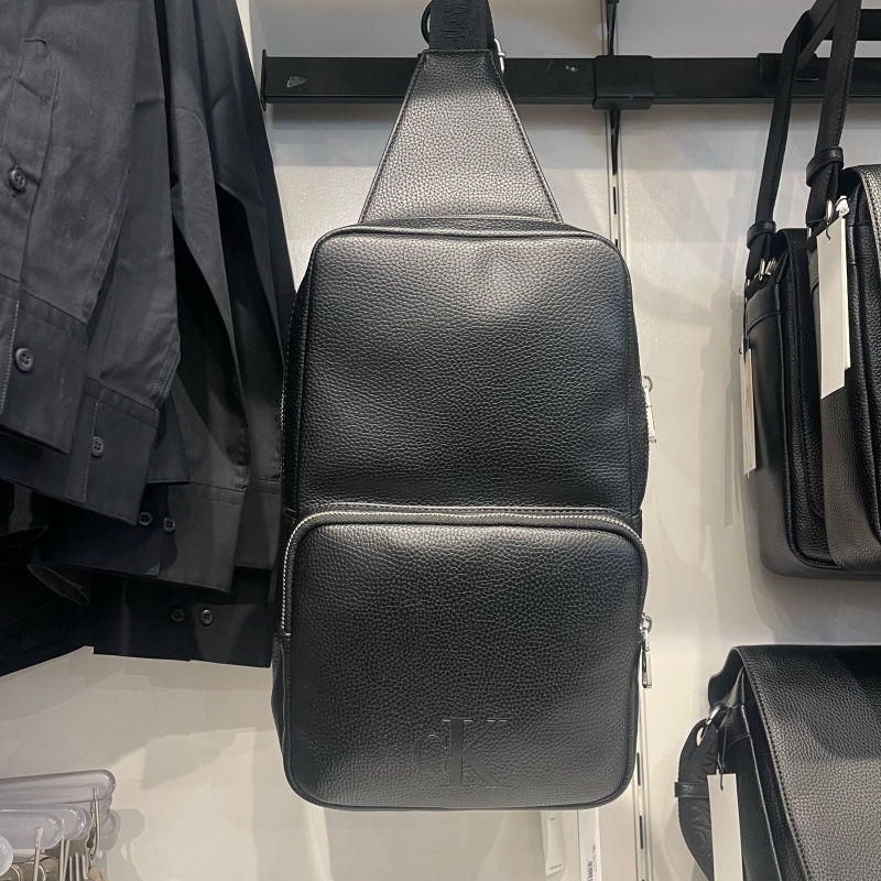 Calvin Klein Ck Men's Fashionable, Simple, Versatile, Casual Small Square Bag, Crossbody Bag, Shoulder Bag, Chest Bag
