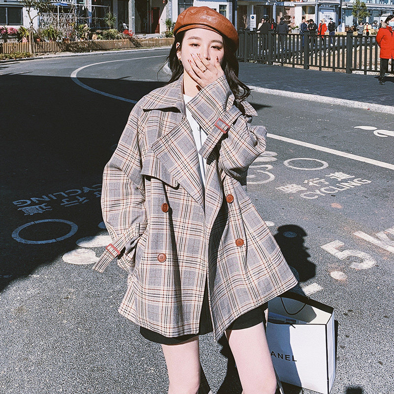 Vintage plaid trench coat women's short 2021 autumn new Korean version loose thin British style small man coat