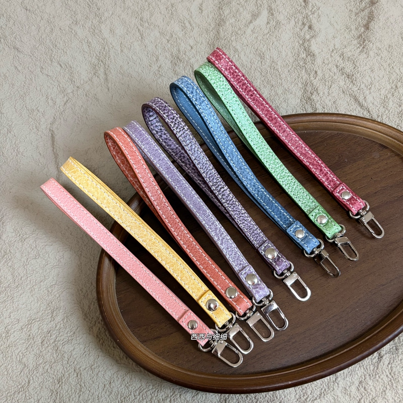 First-Layer Cowhide Leather Handbag Wrist Strap Accessory, Bag Charm, Hand-Held Bag Color-Matched Phone Lanyard, Keychain Pendant