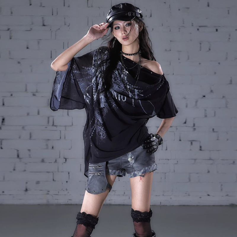 Millennial Subculture Y2K Dark Gothic Niche Irregular One-Shoulder Printed Fake Two-Piece Design T-Shirt Top Millennial Subculture Y2K Dark Gothic Niche Irregular One-Shoulder Printed Fake Two-Piece Design T-Shirt Top