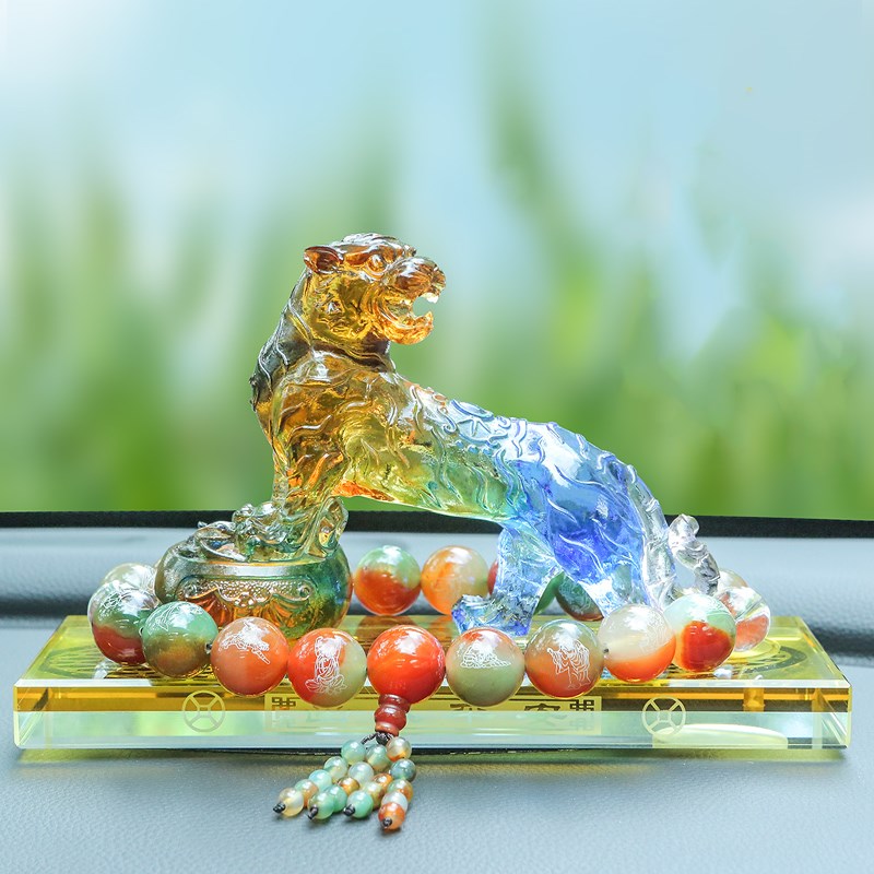 Automotive fittings Tiger high-end automobile perfume seat creative car interior decoration products