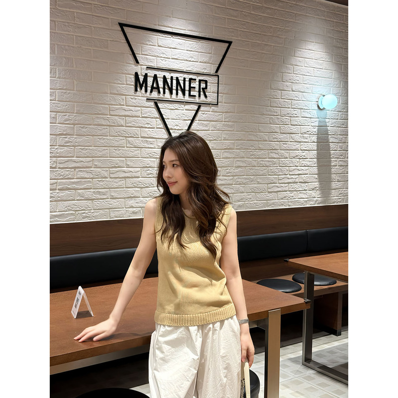 Li Xiangxiang Maltose Summer Relaxed Style Simple Loose Slimming Knitted Round Neck Sleeveless Knitted Vest Top