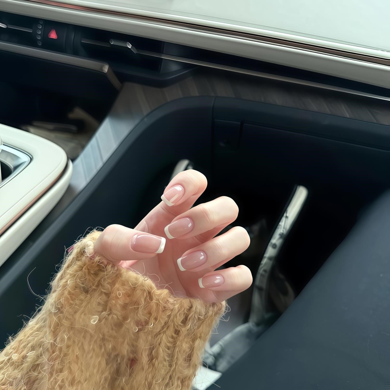 Autumn and Winter 2026 Nude Color White-Edged French Handmade Wearable Nails Fresh High-End Simple Finished Nail Art Fake Nail Tips