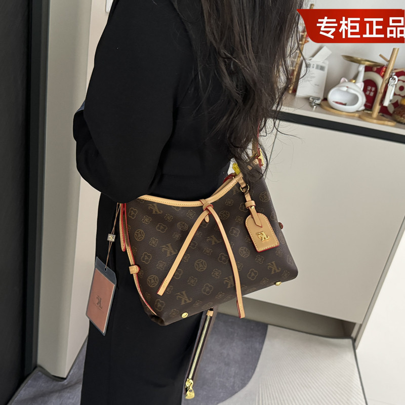 New 2025 Shoulder Bag Hong Kong Style Trendy Tote High-End Commuter College Student Style Large Capacity Women's Bag